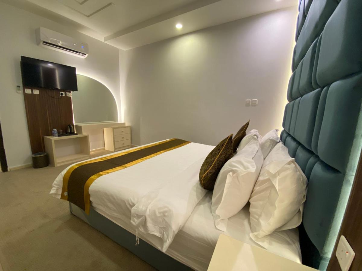 Areen Al Basateen Hotel Jeddah Bagian luar foto