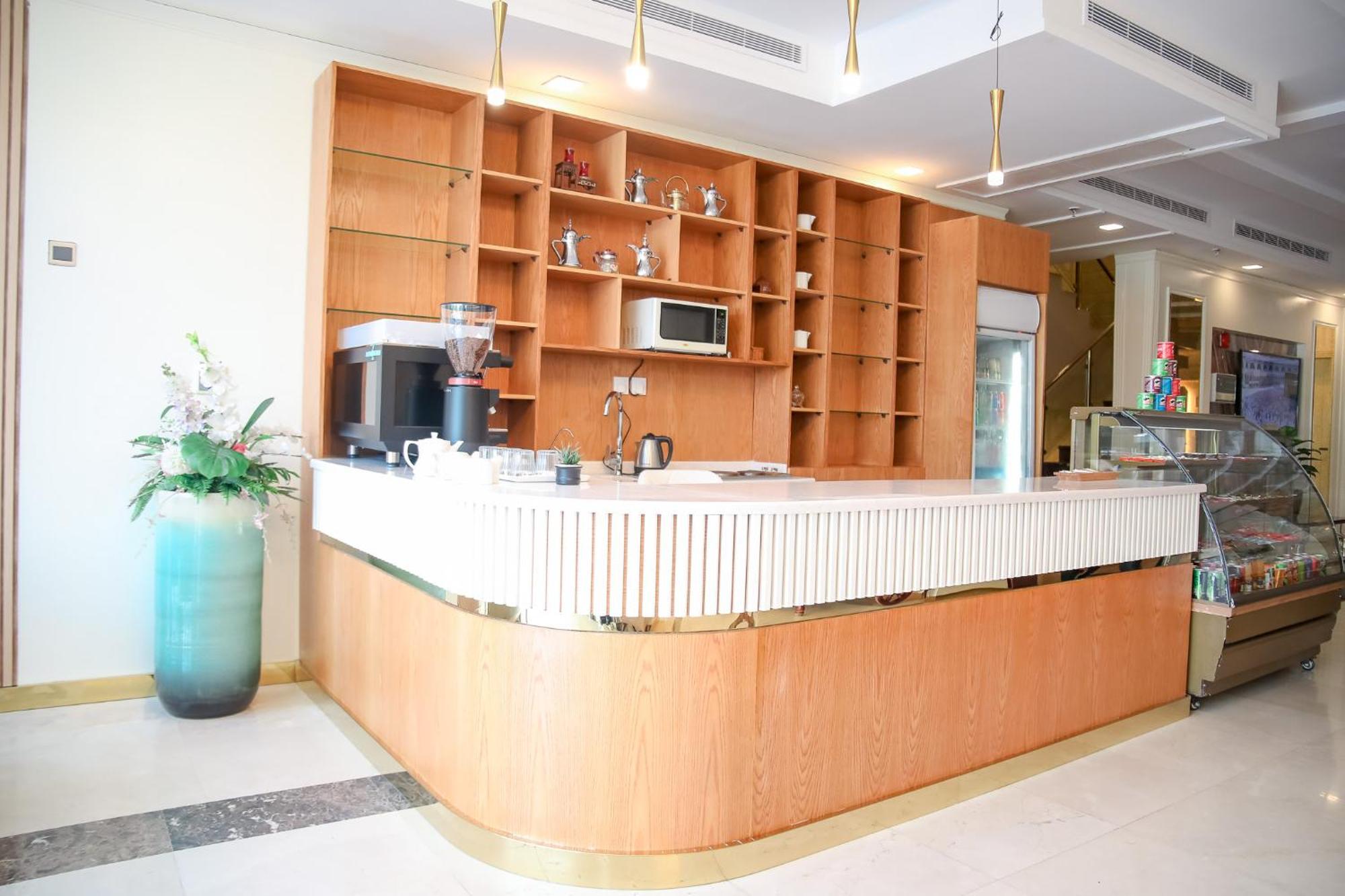 Areen Al Basateen Hotel Jeddah Bagian luar foto