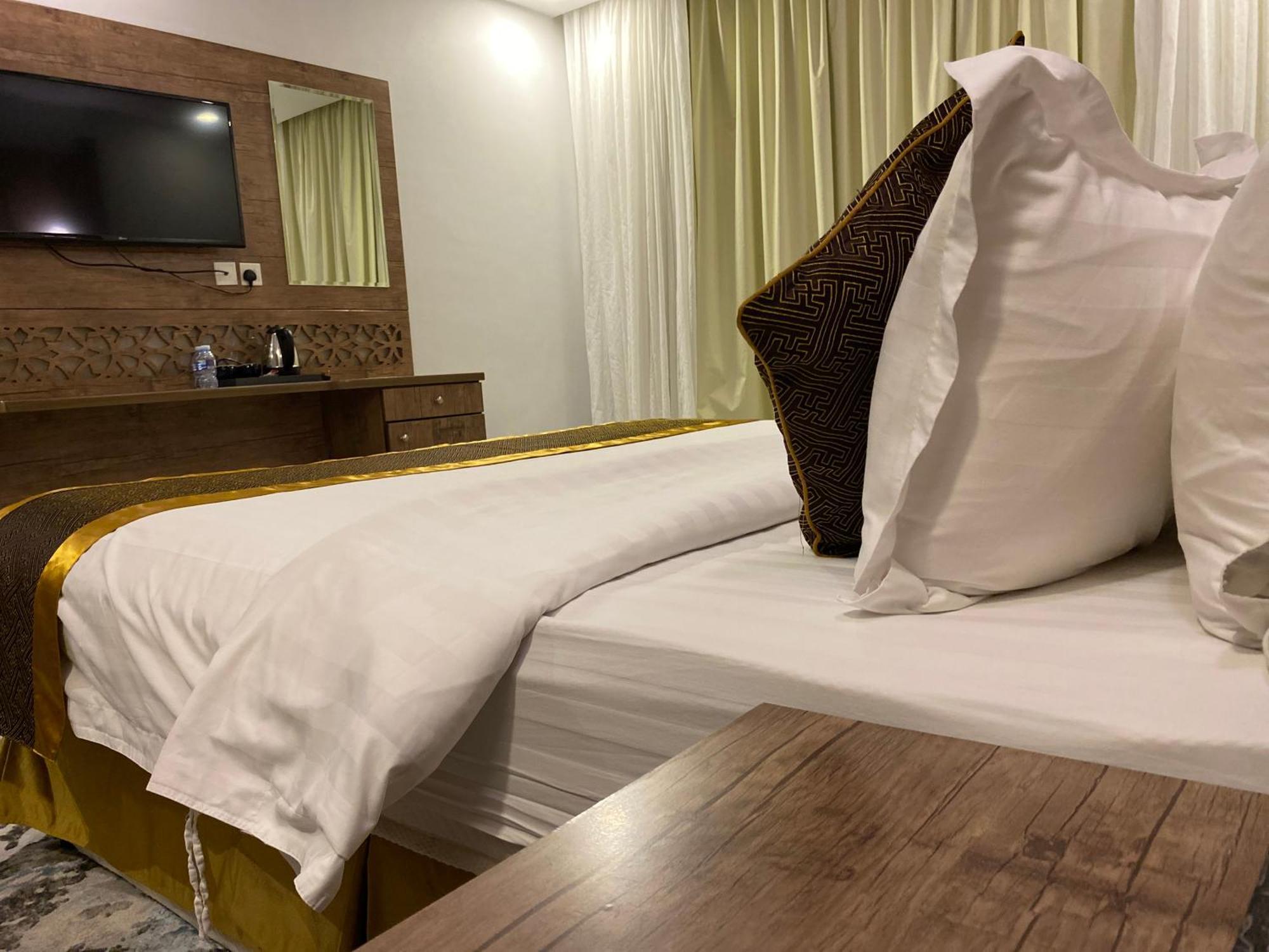 Areen Al Basateen Hotel Jeddah Bagian luar foto